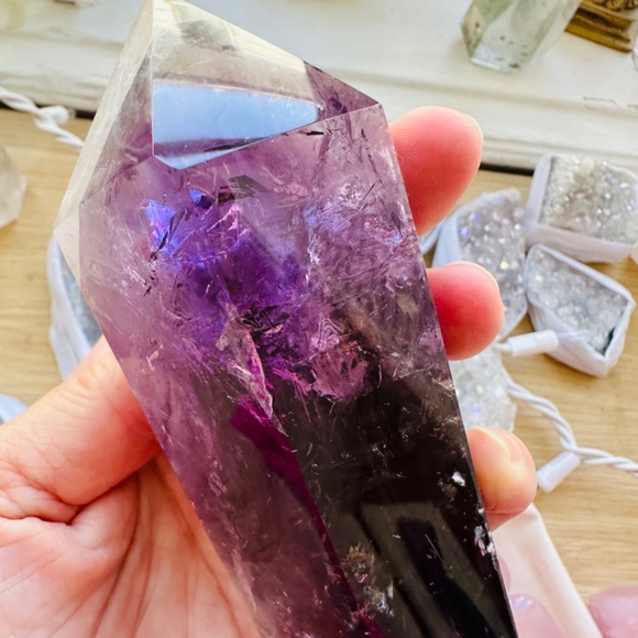 Amethyst Crystal Vogel. Large. Grade AAA - Picture 4 of 9